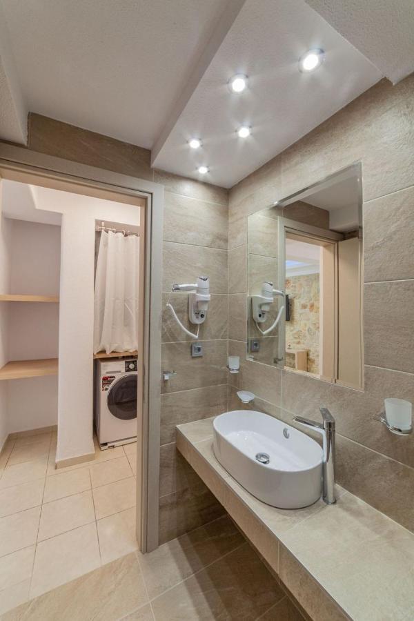 Anastasia Luxury Suites By Xenius Zeus In Nea Флогита Екстериор снимка