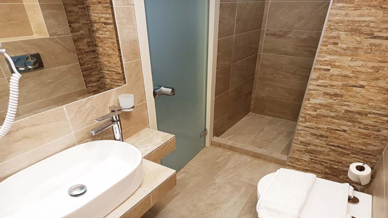 Anastasia Luxury Suites By Xenius Zeus In Nea Флогита Екстериор снимка