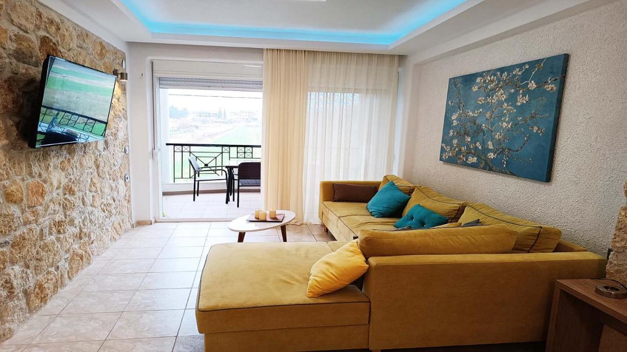 Anastasia Luxury Suites By Xenius Zeus In Nea Флогита Екстериор снимка